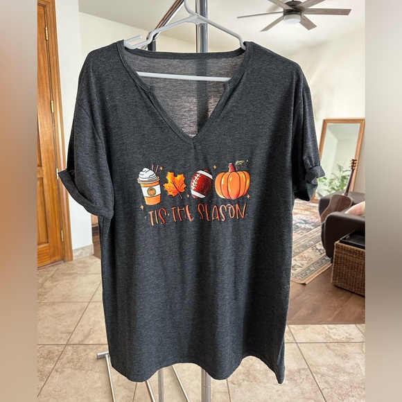 Fun Fall Football Coffee Pumpkin Charcoal Gray V-Neck Tee T-Shirt Size XL - Picture 2 of 3